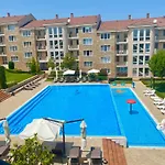 Апартамент In Complex Atia