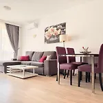 In Complex Atia Апартамент