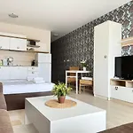 In Complex Atia Chernomorets