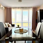 Appartement In Complex Atia