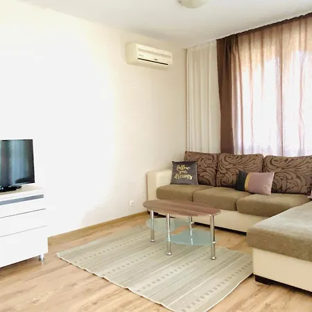 Apartment In Complex Atia