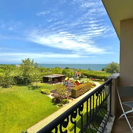 Apartment In Complex Atia *