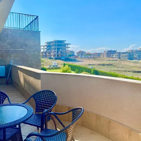 Apartment In Complex Atia