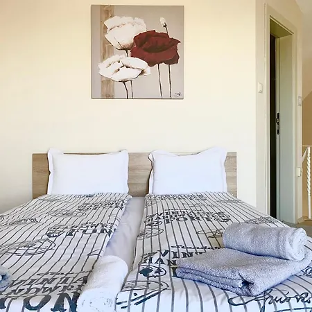 In Complex Atia דירה