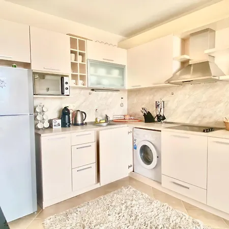 Apartment In Complex Atia