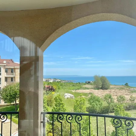 Apartment In Complex Atia *