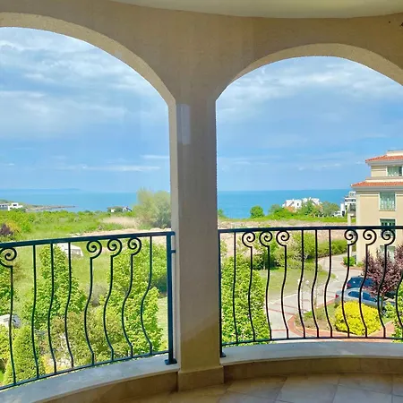 Apartment In Complex Atia *