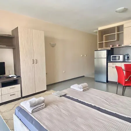 In Complex Atia דירה