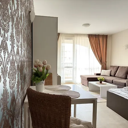 Appartement In Complex Atia