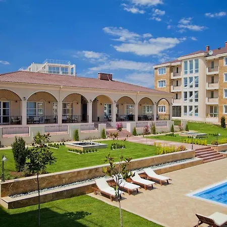 Apartment In Complex Atia